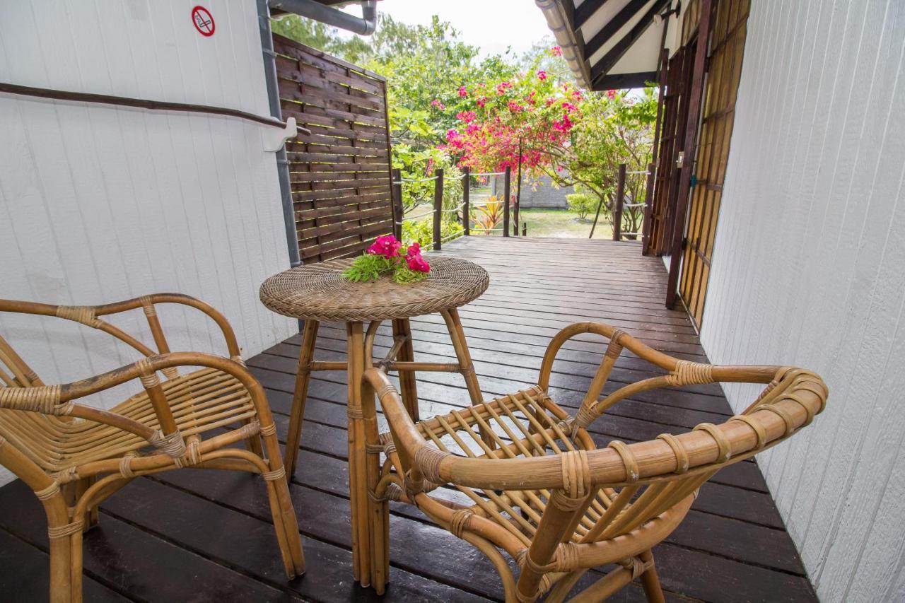Le Coconut Lodge Avatoru Exterior photo