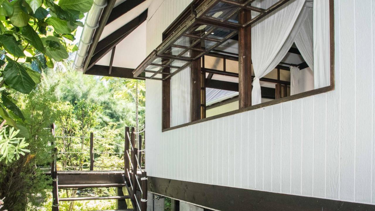 Le Coconut Lodge Avatoru Exterior photo