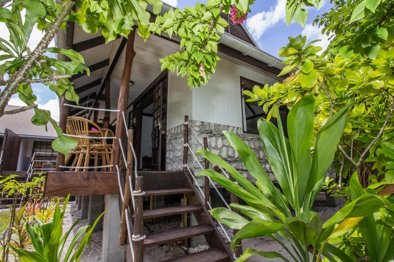 Le Coconut Lodge Avatoru Exterior photo