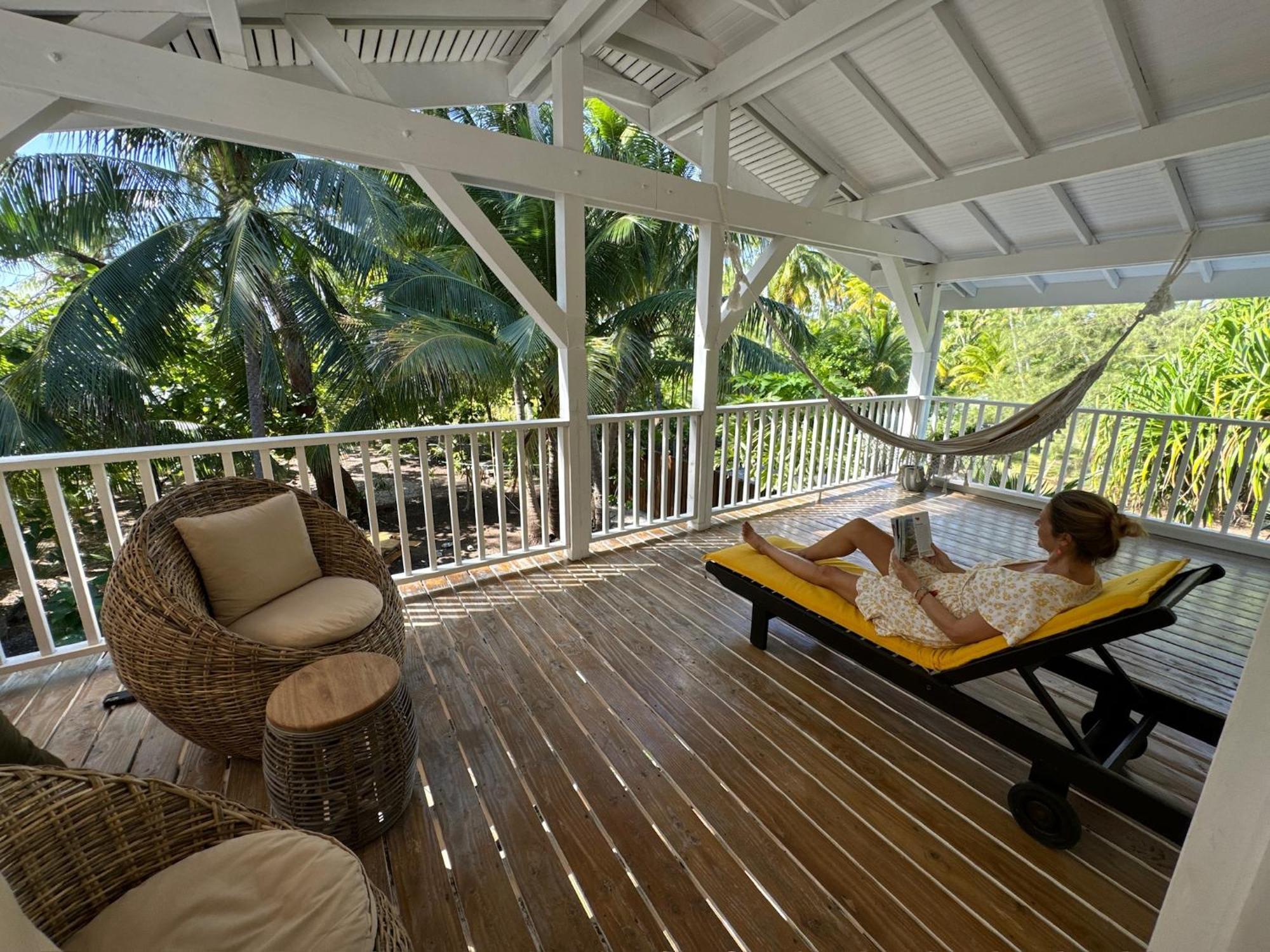 Le Coconut Lodge Avatoru Exterior photo