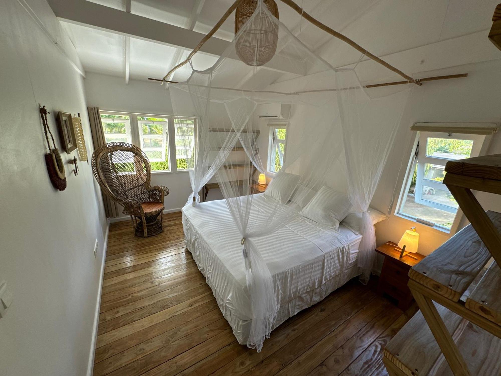 Le Coconut Lodge Avatoru Exterior photo