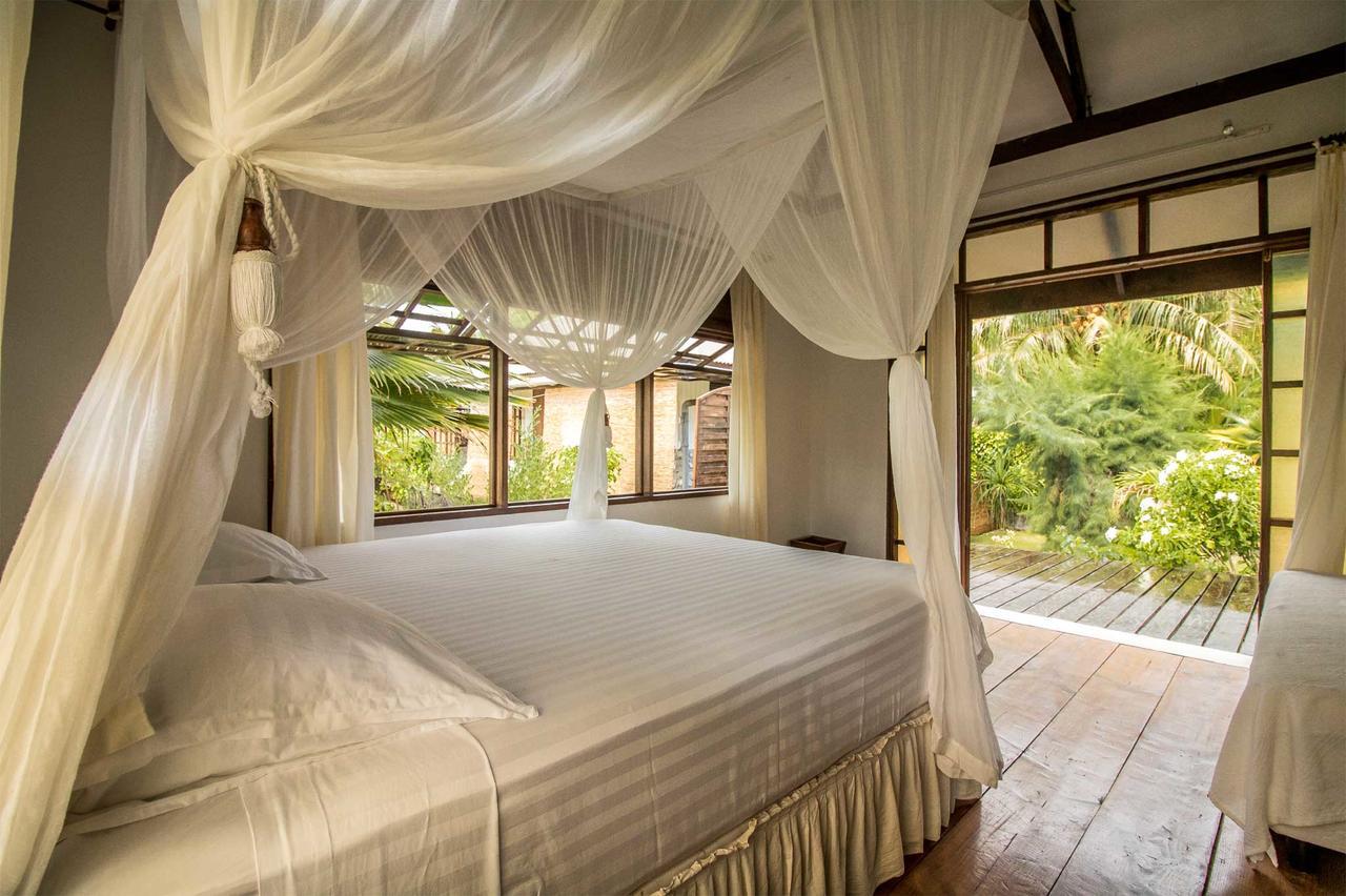 Le Coconut Lodge Avatoru Exterior photo